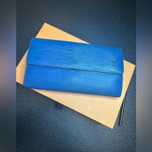 Louis Vuitton Epi Sarah long wallet vintage